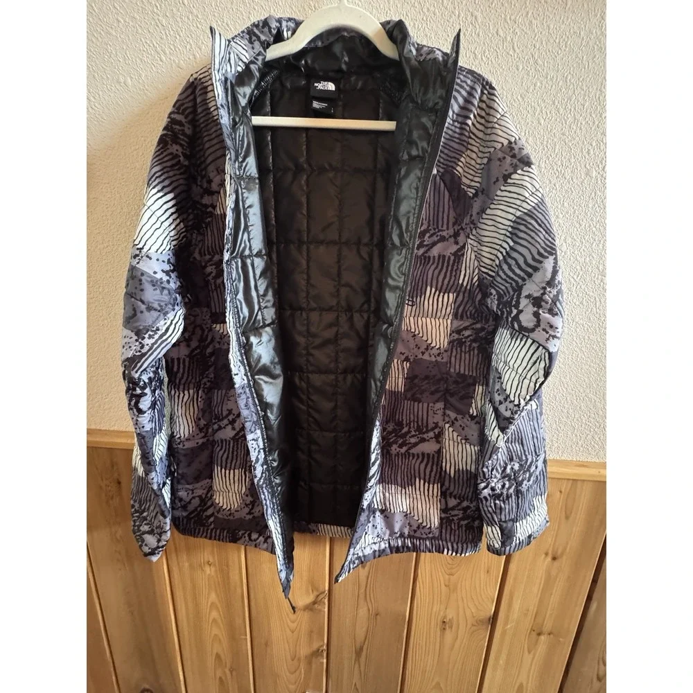 The North Face Men's Large Circaloft Grey Black Abstract Packable Light Jacket
